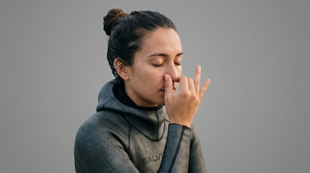 تمرين التنفس بالتناوب باستخدام الأنف